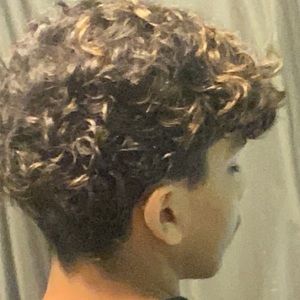 Meet your Posher, Moises